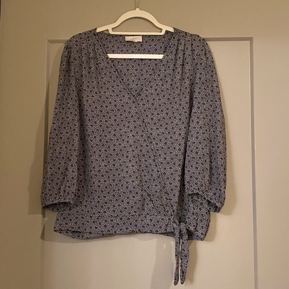 LOFT Outlet Blue Floral Wrap Top, Size Medium